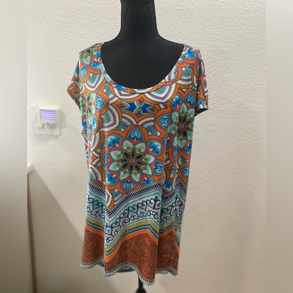 Women’s Stained Glass Print Blouse‎ with low back&strap detail Size XL